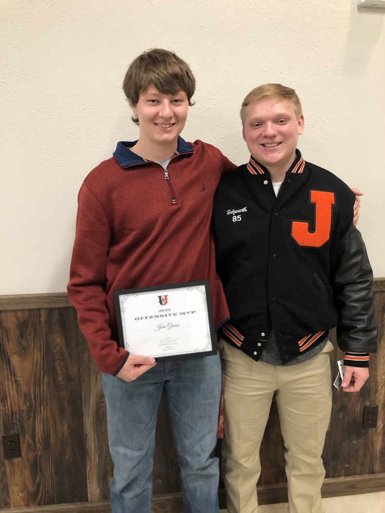 Grann, Holzwarth recognized at UJ Football Banquet - New Rockford ...